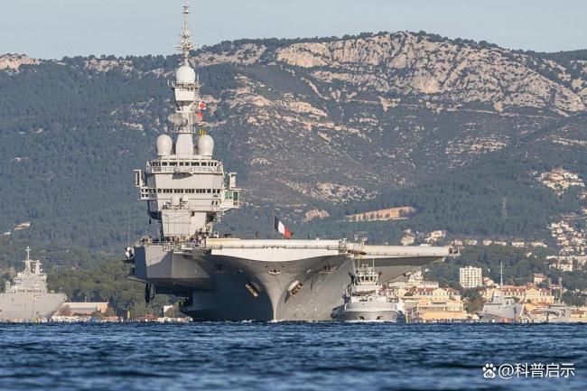 法航母追逐中国潜艇？碰上中国40艘军舰懵了