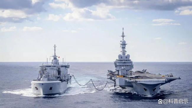 法航母追逐中国潜艇？碰上中国40艘军舰懵了 法国自吹自擂